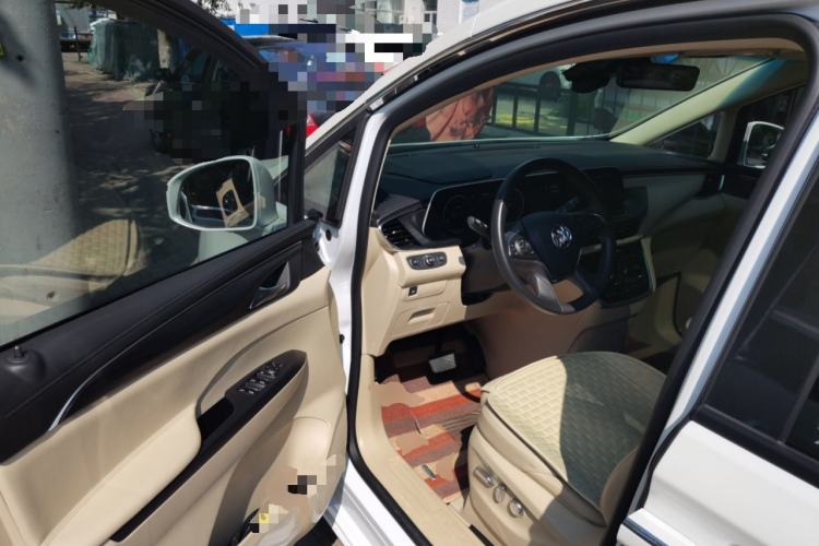 Used Buick GL8 2022 ES Land Cruiser 653T Luxury Model Driver Seat