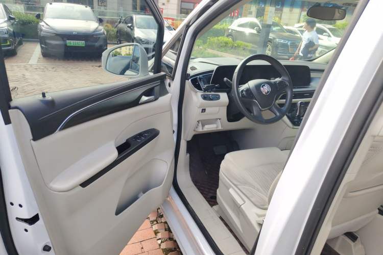 Used Buick GL8 2022 ES Landtrek 653T Comfort Edition Driver Seat