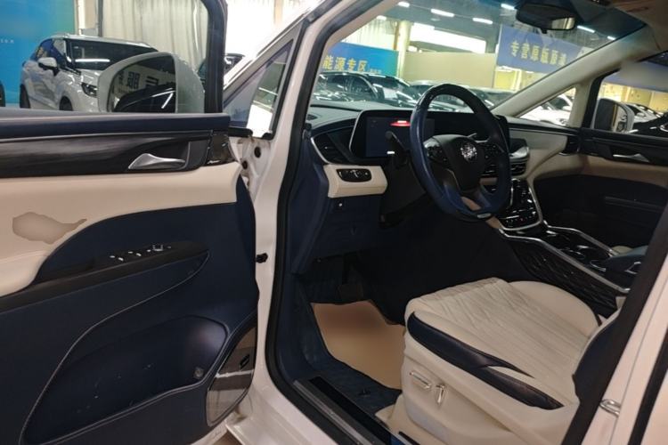 Used Buick GL8 2022 ES Landtrek 653T Comfort Edition Driver Seat