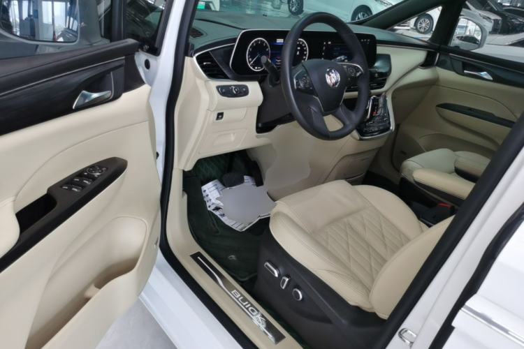 Used Buick GL8 2022 ES Landtrek 653T Flagship Model Driver Seat