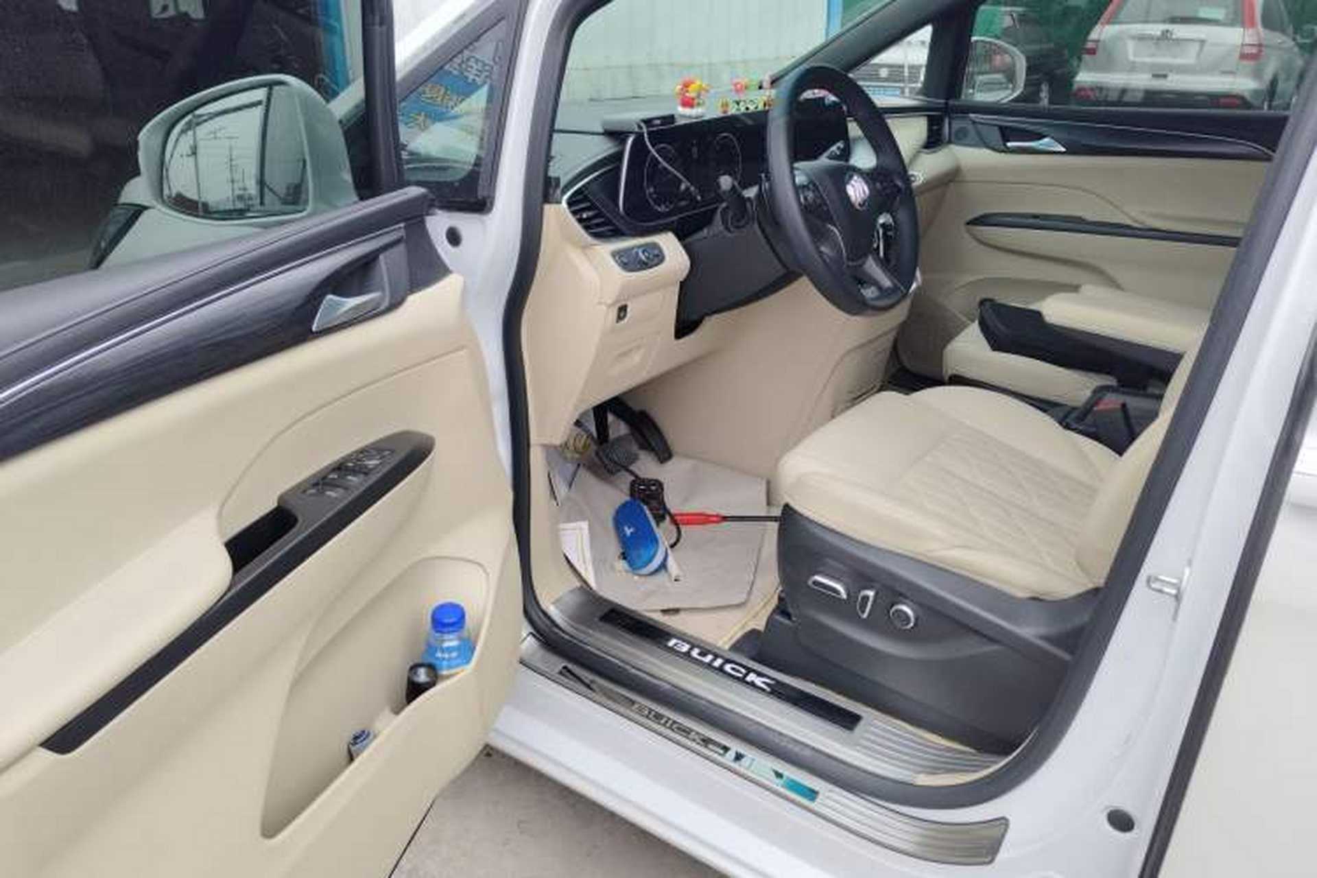Used Buick GL8 2022 ES Land Cruiser 653T Luxury Model Driver Seat