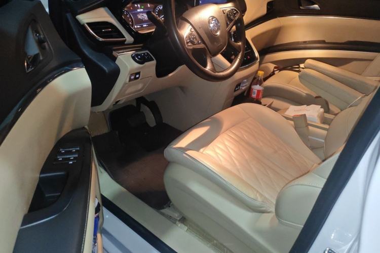 Used Buick GL8 2022 Land Business Class 652T Luxury Model Driver Seat