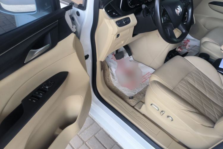 Used Buick GL8 2022 ES Land Cruiser 653T Luxury Model Driver Seat