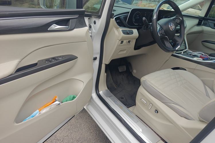 Used Buick GL8 2022 ES Landtrek 653T Comfort Edition Driver Seat