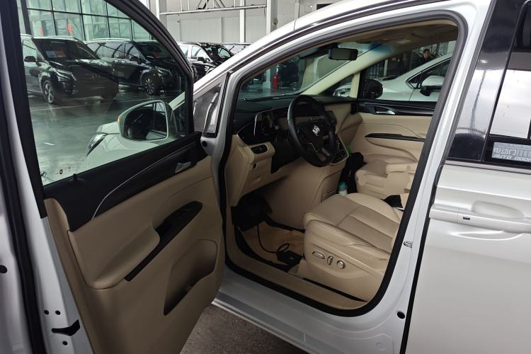 Used Buick GL8 2022 ES Landtrek 653T Luxury Edition Driver Seat
