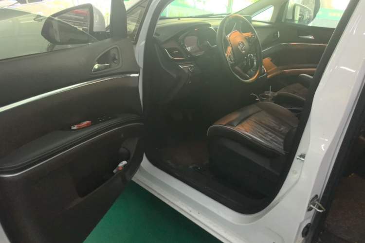Used Buick GL8 2022 Land Business Class 652T Luxury Model Driver Seat