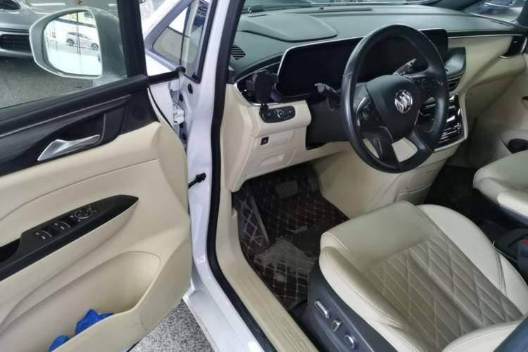 Used Buick GL8 2022 ES Land Cruiser 653T Luxury Model Driver Seat