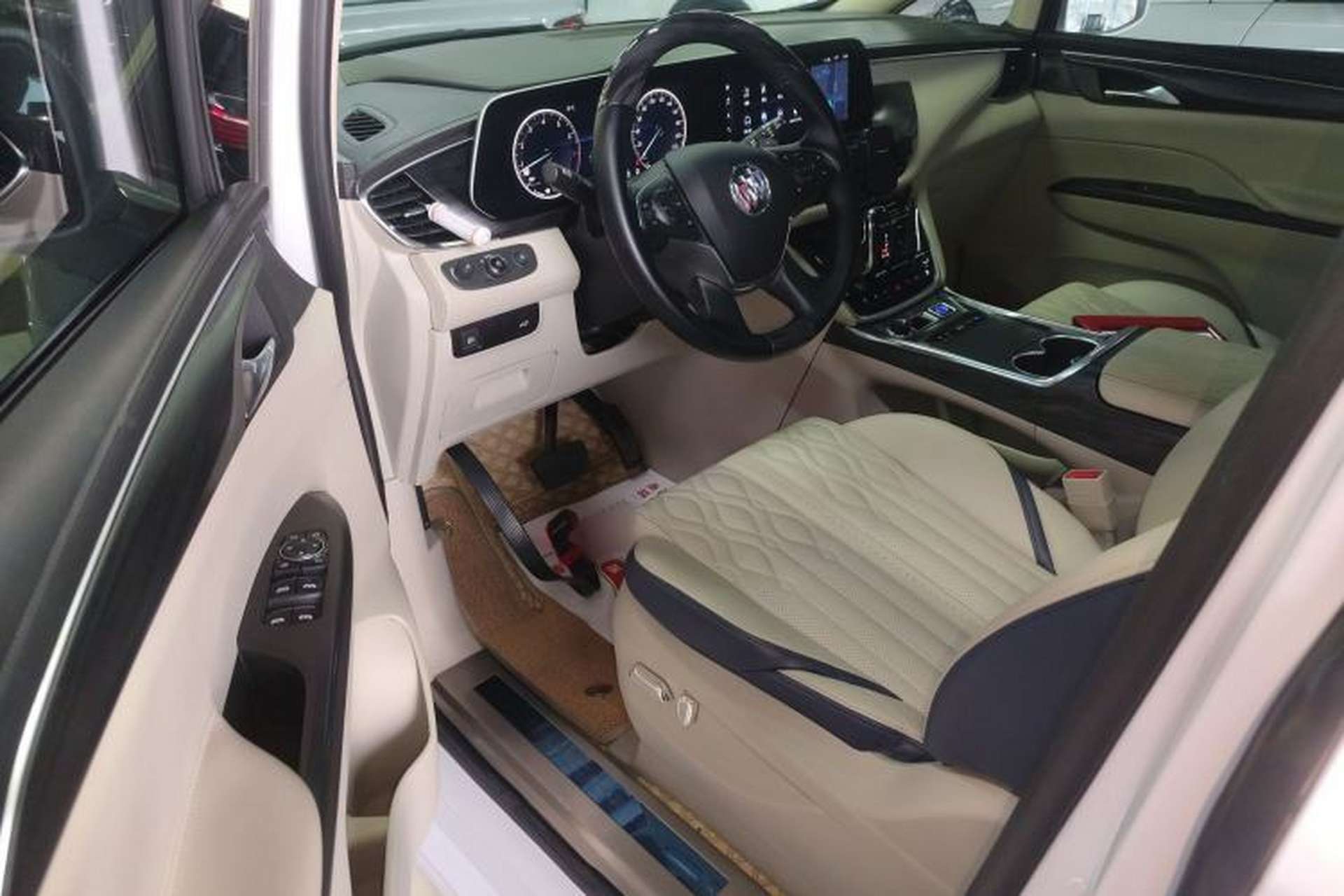 Used Buick GL8 2022 ES Landtrek 653T Comfort Edition Driver Seat