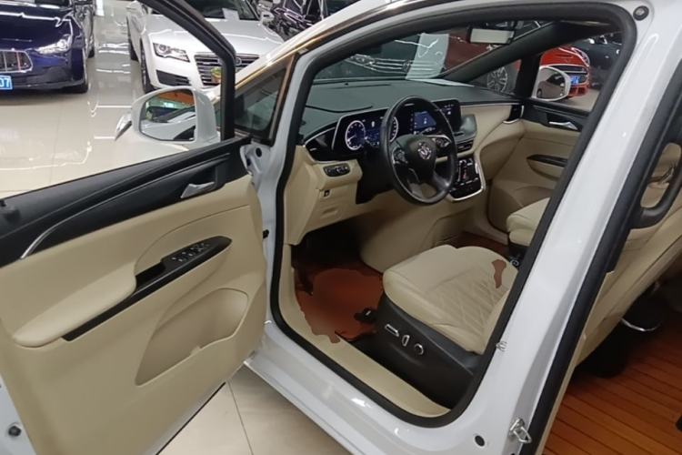 Used Buick GL8 2022 ES Land Cruiser 653T Luxury Model Driver Seat