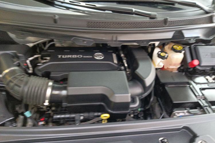 Used Buick GL8 2022 Land Business Class 652T Luxury Model Engine Bay