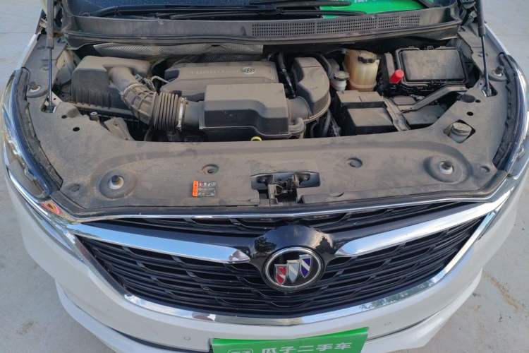 Used Buick GL8 2022 ES Land Cruiser 653T Luxury Model Engine Bay