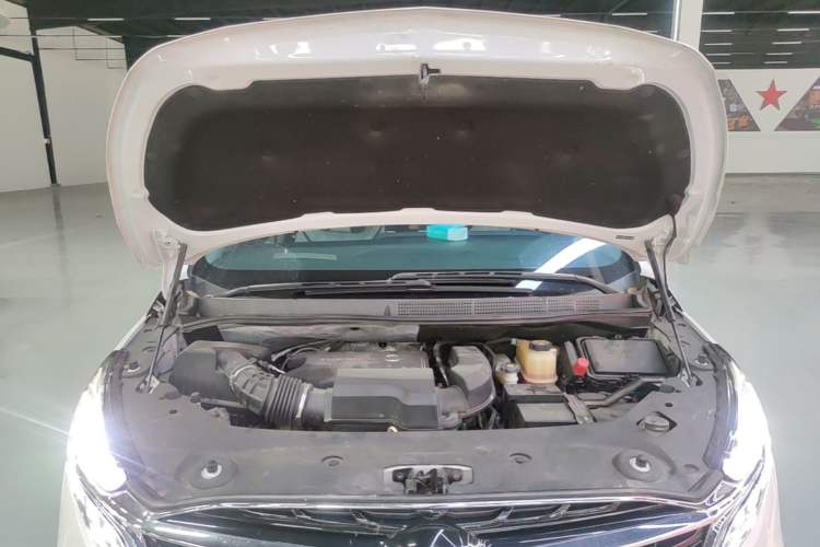 Used Buick GL8 2022 ES Landtrek 653T Comfort Edition Engine Bay
