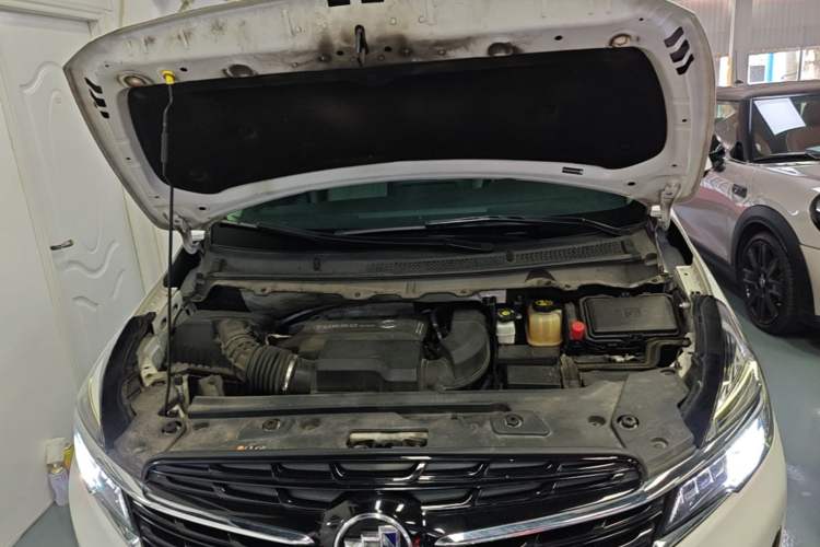 Used Buick GL8 2022 Land Business Class 652T Luxury Model Engine Bay