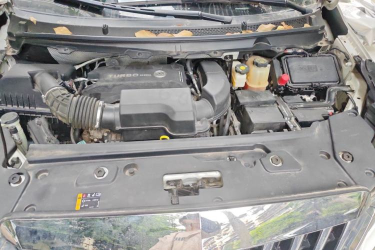 Used Buick GL8 2022 Land Cruiser Executive Class 652T Comfort Model Engine Bay