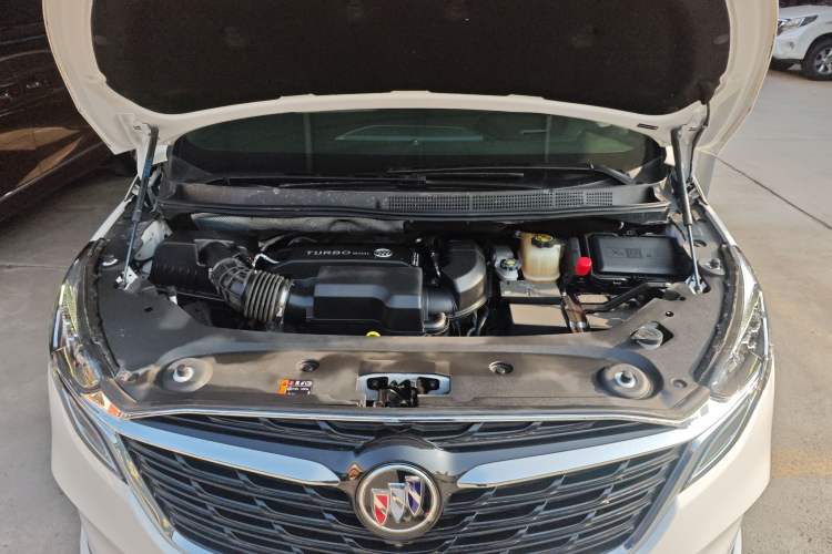Used Buick GL8 2022 ES Land Cruiser 653T Luxury Model Engine Bay