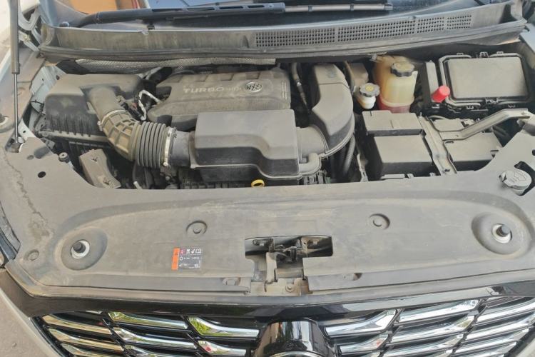 Used Buick GL8 2022 ES Land Cruiser 653T Luxury Model Engine Bay