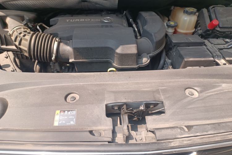 Used Buick GL8 2022 ES Landtrek 653T Flagship Model Engine Bay