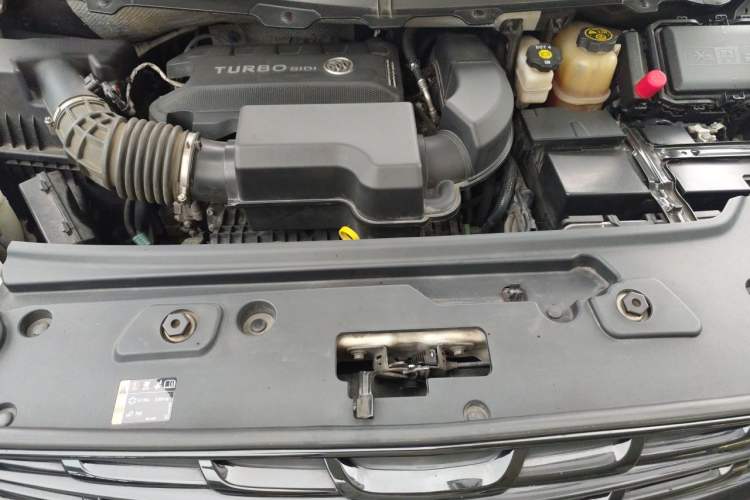 Used Buick GL8 2022 Land Business Class 652T Luxury Model Engine Bay
