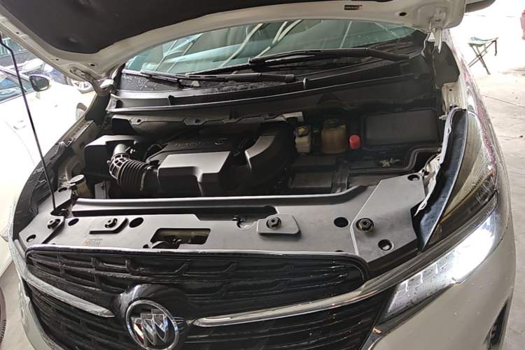 Used Buick GL8 2022 Land Business Class 652T Luxury Model Engine Bay