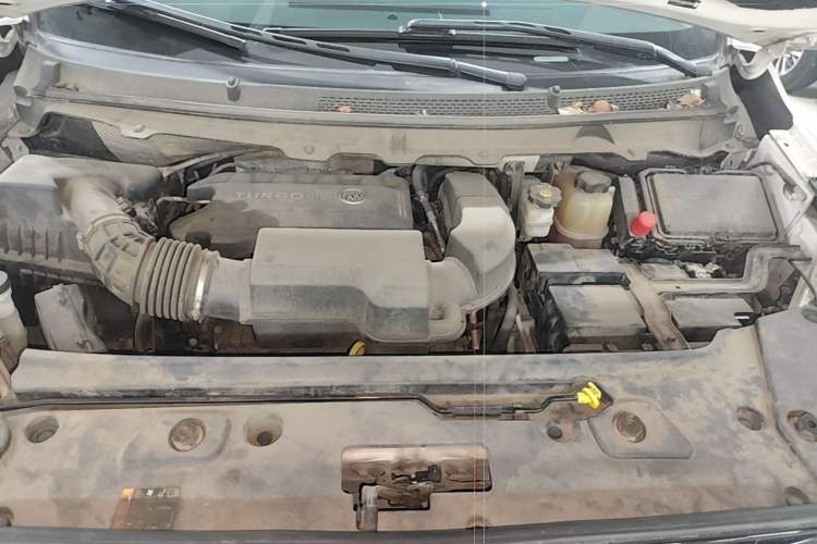 Used Buick GL8 2022 Land Cruiser Executive Class 652T Comfort Model Engine Bay