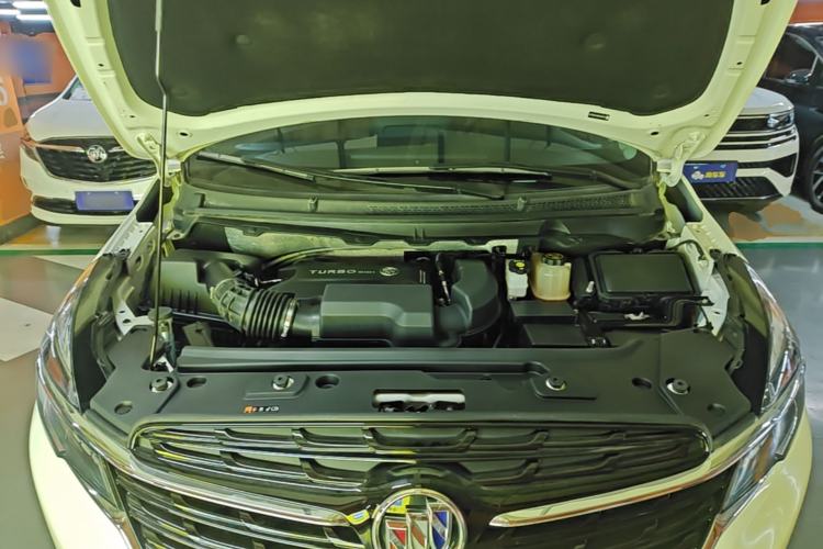 Used Buick GL8 2022 Land Cruiser Executive Class 652T Comfort Model Engine Bay