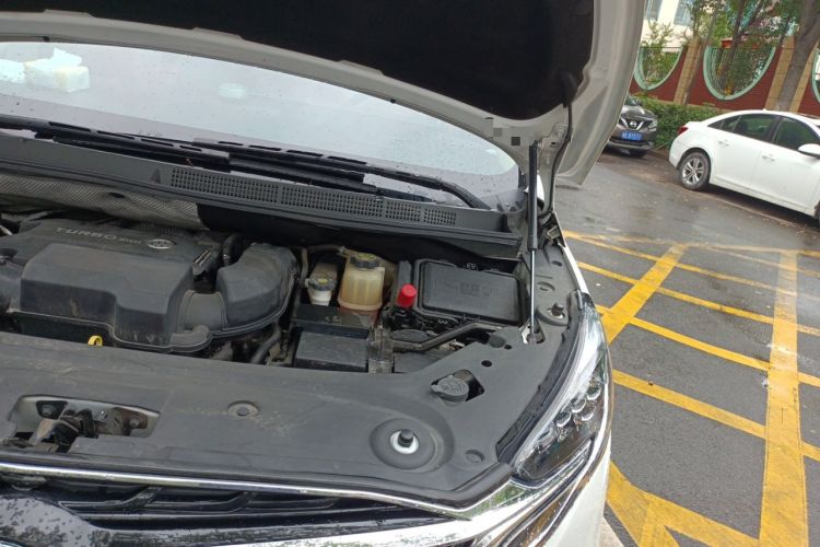 Used Buick GL8 2022 ES Landtrek 653T Luxury Edition Engine Bay Left