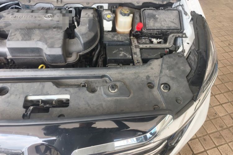 Used Buick GL8 2022 Land Business Class 652T Luxury Model Engine Bay Left