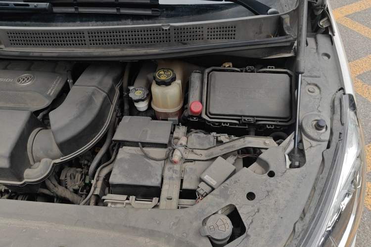 Used Buick GL8 2022 ES Landtrek 653T Comfort Edition Engine Bay Left