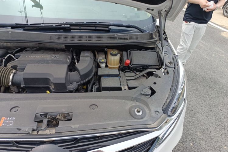 Used Buick GL8 2022 ES Land Cruiser 653T Smart Luxury Model Engine Bay Left