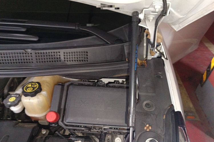Used Buick GL8 2022 ES Landtrek 653T Comfort Edition Engine Bay Left