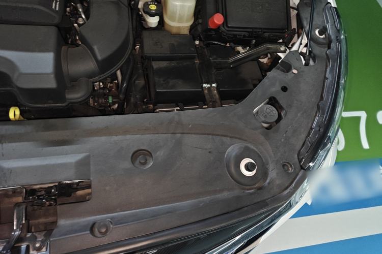 Used Buick GL8 2022 ES Landtrek 653T Comfort Edition Engine Bay Left