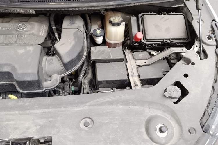 Used Buick GL8 2022 ES Landtrek 653T Luxury Edition Engine Bay Left