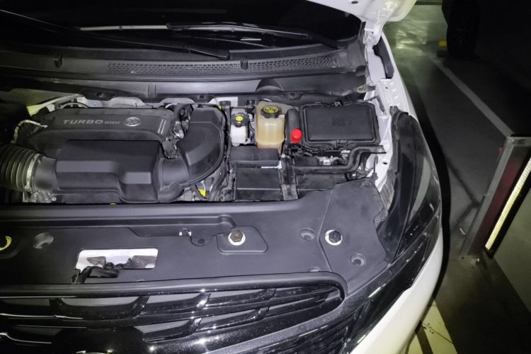 Used Buick GL8 2022 Land Business Class 652T Luxury Model Engine Bay Left