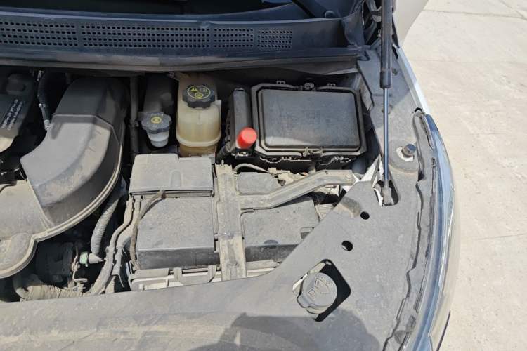 Used Buick GL8 2022 ES Landtrek 653T Comfort Edition Engine Bay Left