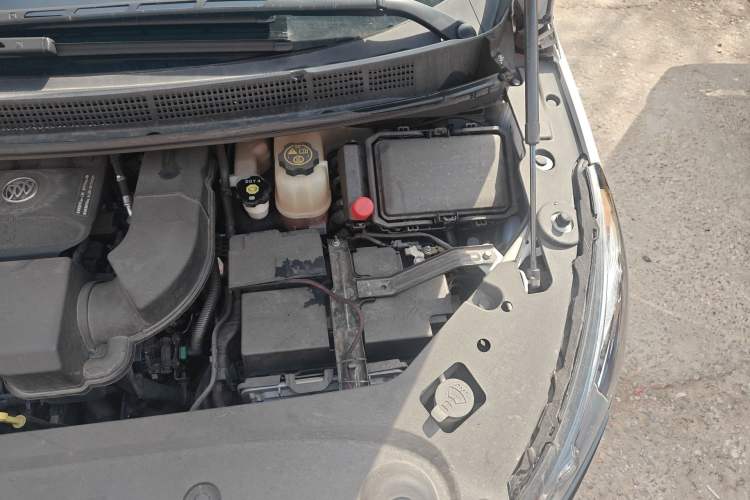 Used Buick GL8 2022 ES Landtrek 653T Comfort Edition Engine Bay Left