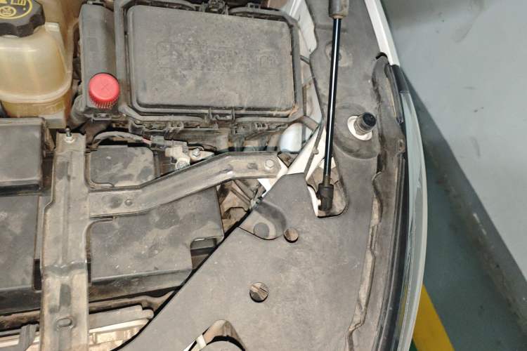 Used Buick GL8 2022 ES Landtrek 653T Luxury Edition Engine Bay Left