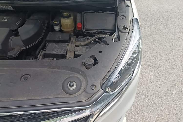 Used Buick GL8 2022 ES Landtrek 653T Comfort Edition Engine Bay Left
