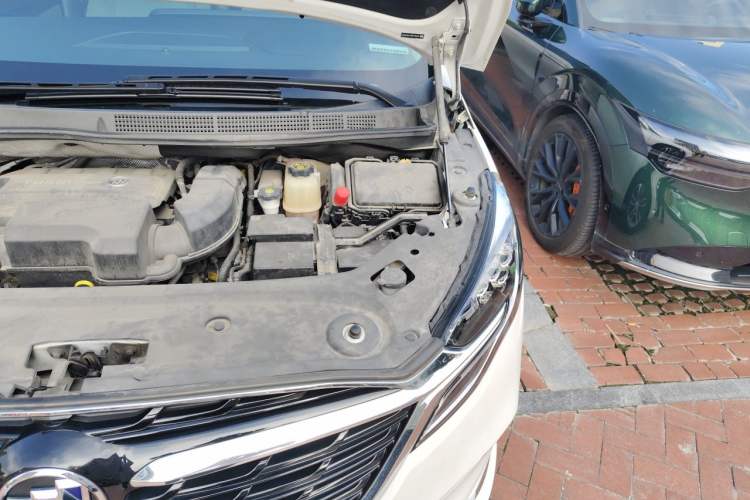 Used Buick GL8 2022 ES Landtrek 653T Comfort Edition Engine Bay Left