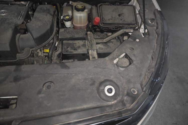Used Buick GL8 2022 ES Landtrek 653T Luxury Edition Engine Bay Left