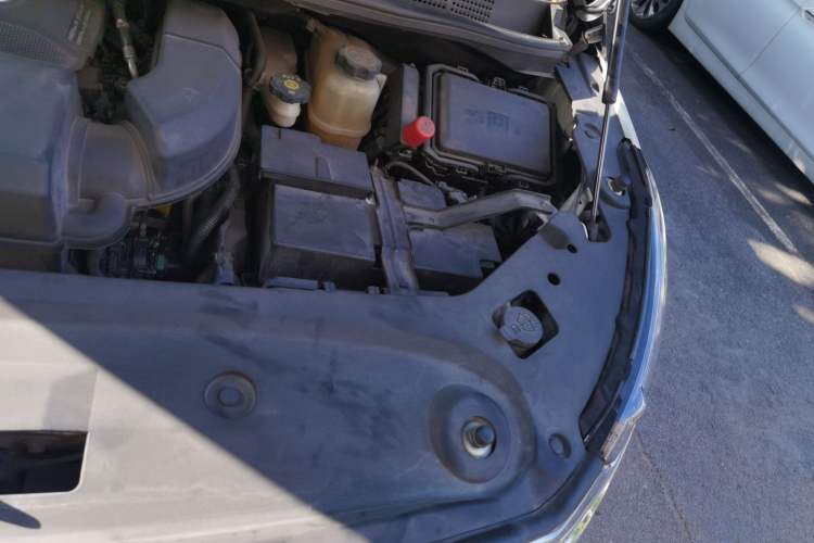 Used Buick GL8 2022 ES Landtrek 653T Comfort Edition Engine Bay Left