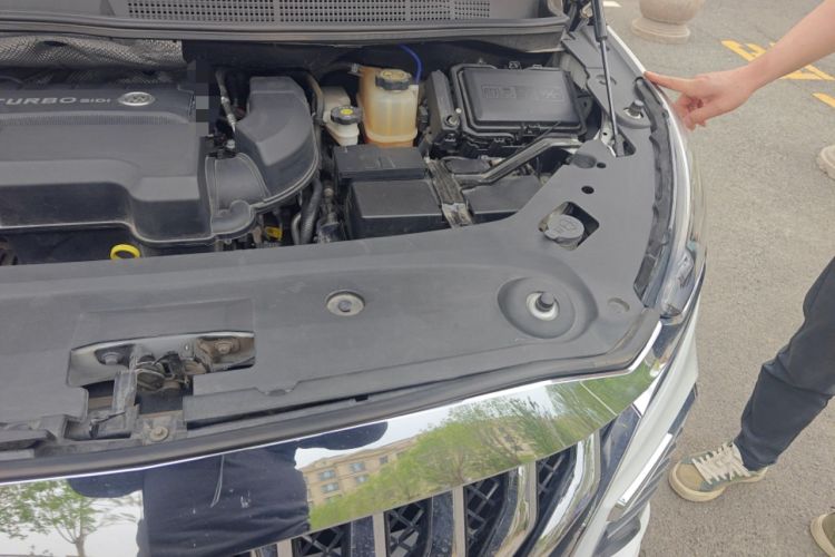 Used Buick GL8 2022 ES Landtrek 653T Comfort Edition Engine Bay Left