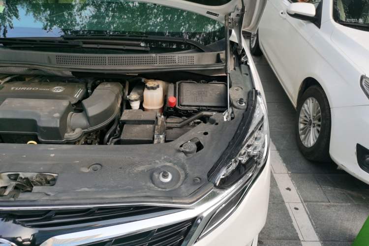 Used Buick GL8 2022 ES Landtrek 653T Comfort Edition Engine Bay Left