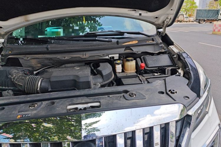 Used Buick GL8 2022 Land Business Class 652T Luxury Model Engine Bay Left