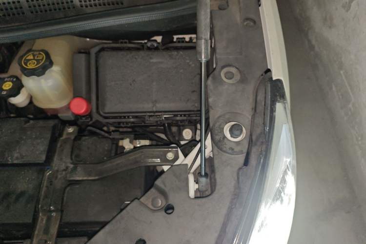 Used Buick GL8 2022 ES Landtrek 653T Luxury Edition Engine Bay Left