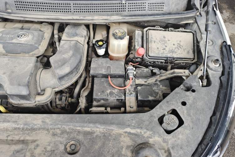 Used Buick GL8 2022 ES Landtrek 653T Comfort Edition Engine Bay Left