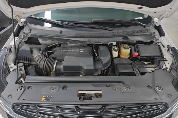 Used Buick GL8 2022 Land Executive Class 652T Prestige Model Engine Bay