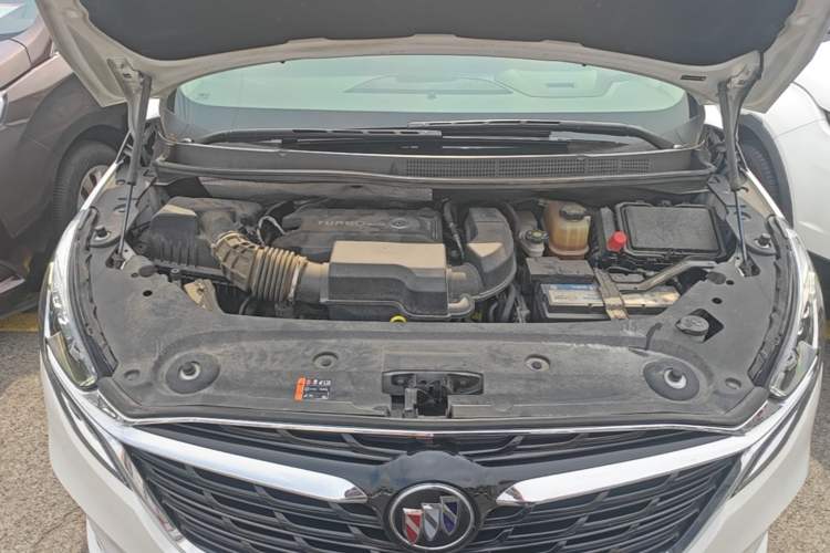 Used Buick GL8 2022 ES Land Cruiser 653T Luxury Model Engine Bay