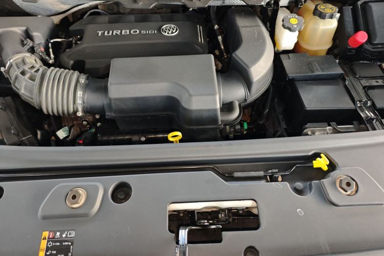 Used Buick GL8 2022 Land Business Class 652T Luxury Model Engine Bay