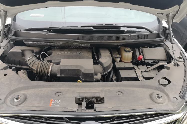 Used Buick GL8 2022 ES Land Cruiser 653T Luxury Model Engine Bay