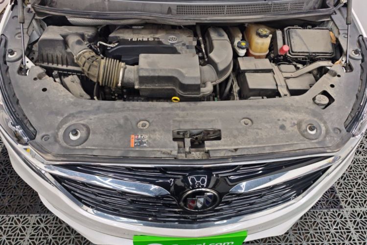 Used Buick GL8 2022 ES Land Cruiser 653T Luxury Model Engine Bay